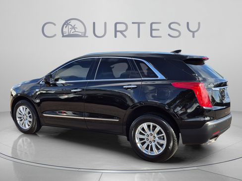 Used 2019 Cadillac XT5 FWD image 3
