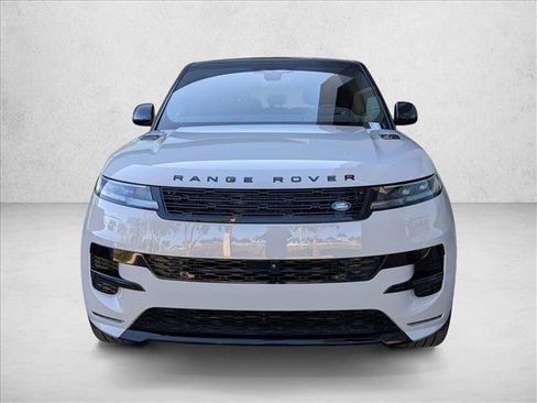 Used 2025 Land Rover Range Rover Sport Dynamic SE image 2