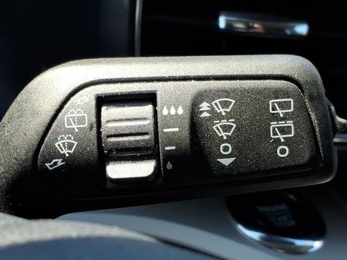 Used 2024 Ford Explorer XLT w/ Equipment Group 202A AWD/4WD image 25