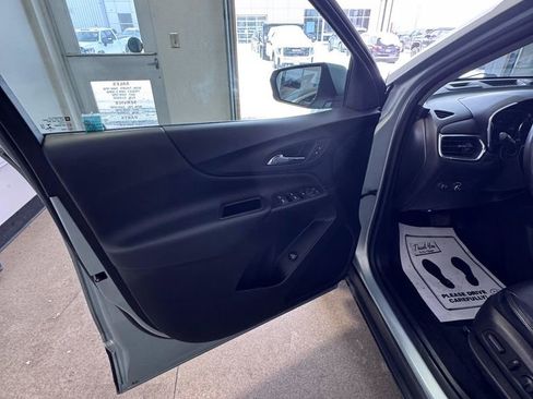 Used 2022 Chevrolet Equinox LT image 10