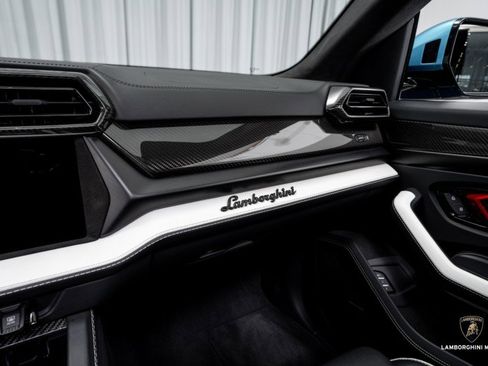 Used 2025 Lamborghini Urus SE image 30