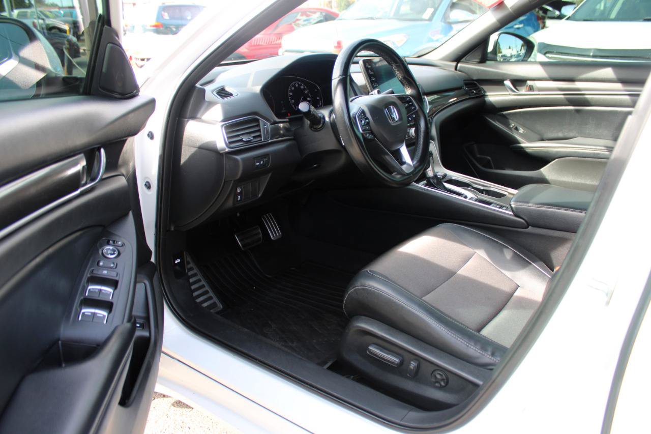 Used 2018 Honda Accord Sport image 11