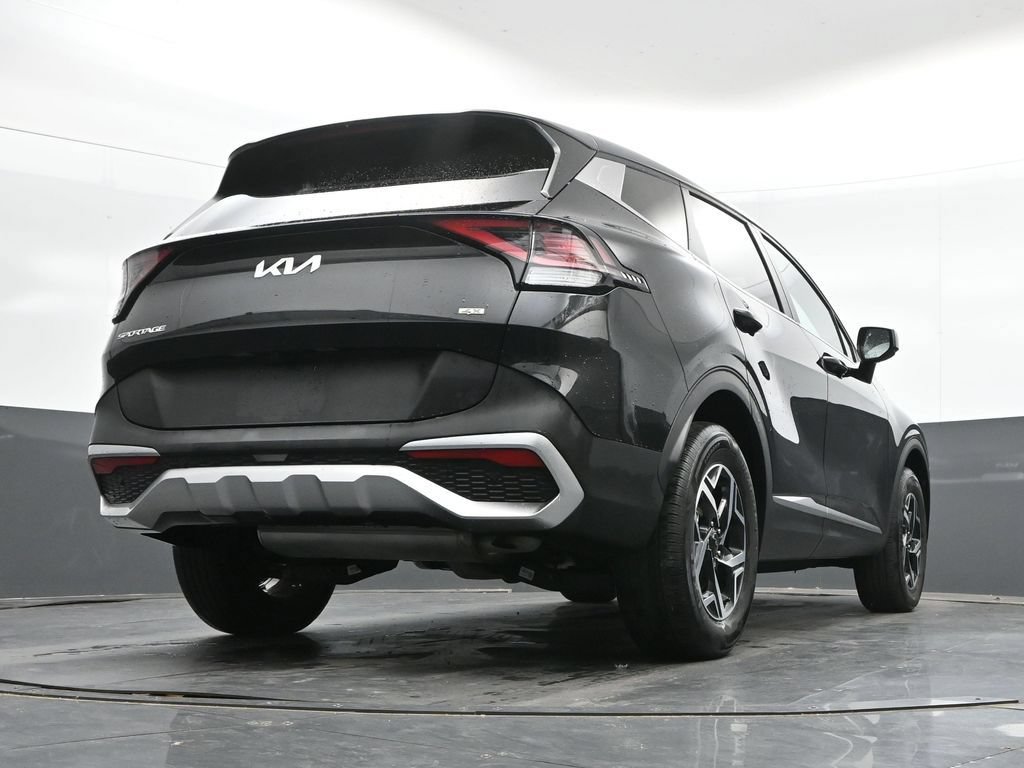 Used 2025 Kia Sportage LX AWD/4WD image 38