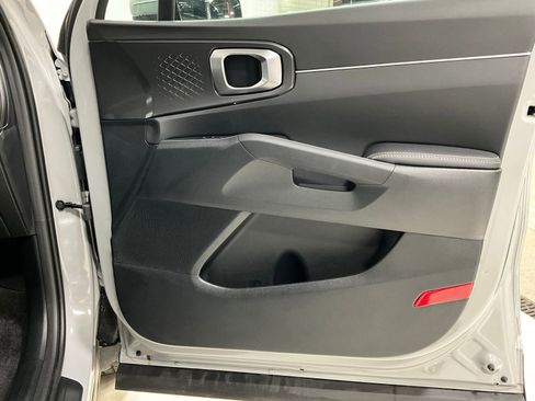 Used 2025 Kia Sorento S w/ Panoramic Sunroof Package image 22