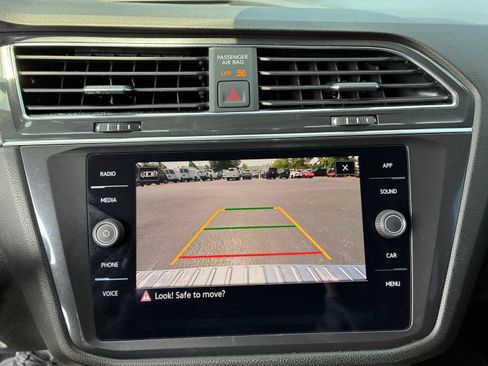 Used 2023 Volkswagen Tiguan SE FWD image 31
