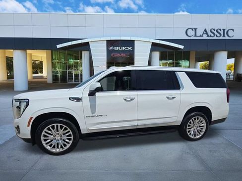 Used 2025 GMC Yukon XL Denali AWD/4WD image 4