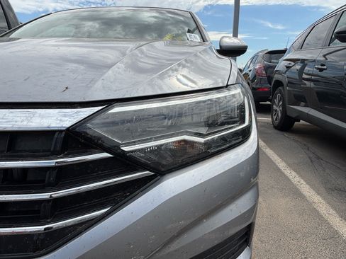 Used 2021 Volkswagen Jetta SE w/ SE Cold Weather Package FWD image 8