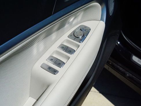 Certified 2025 Genesis G70 2.5T w/ Sport Prestige Package image 15