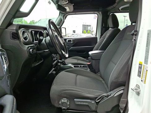 Used 2020 Jeep Wrangler Unlimited Sahara AWD/4WD image 13