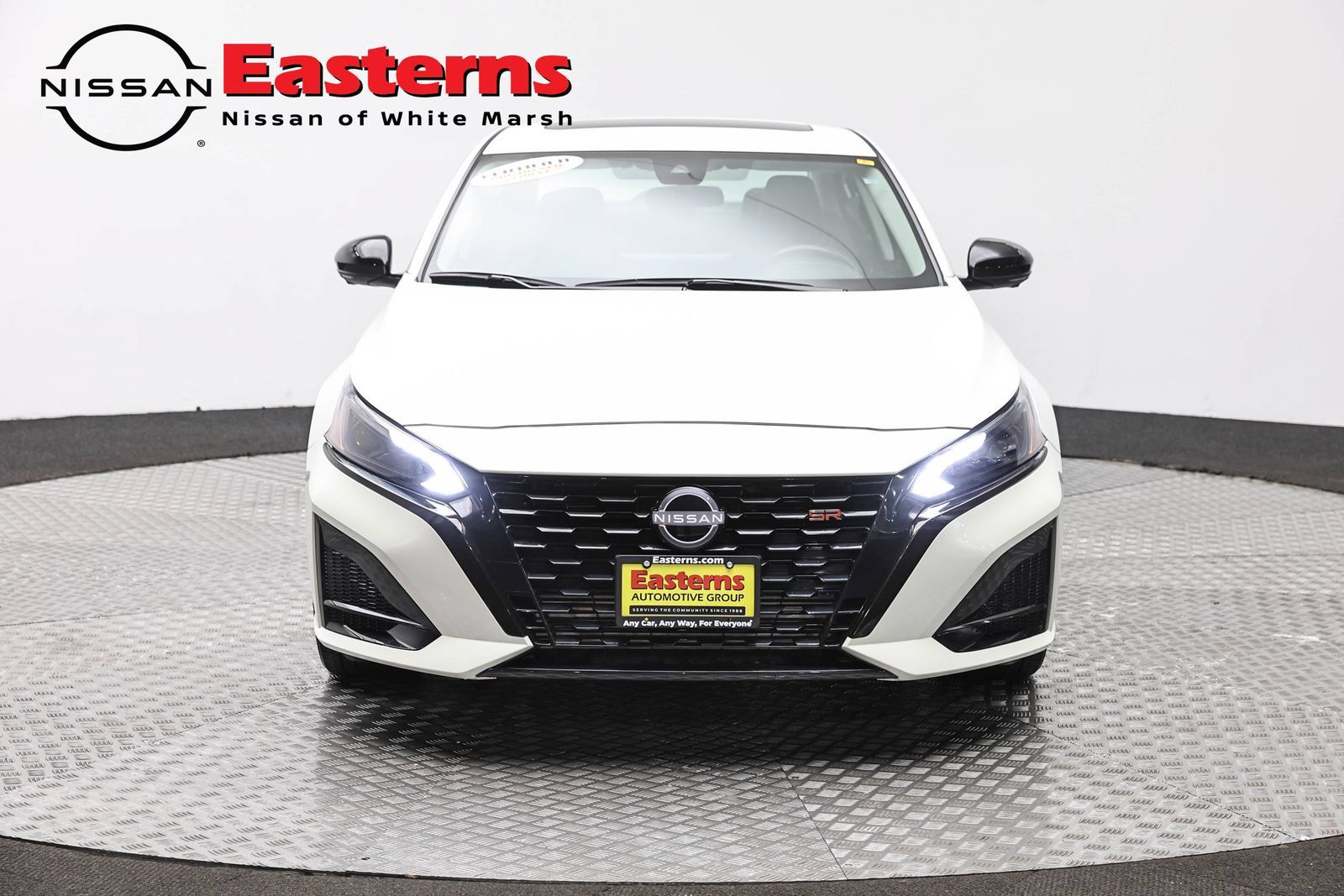 Used 2023 Nissan Altima 2.0 SR FWD image 2
