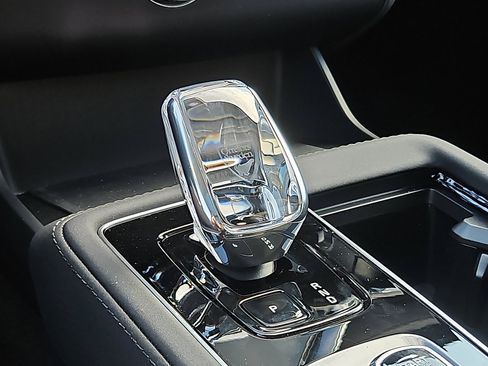 New 2026 Volvo XC90 B6 Ultra w/ Protection Package AWD/4WD image 13