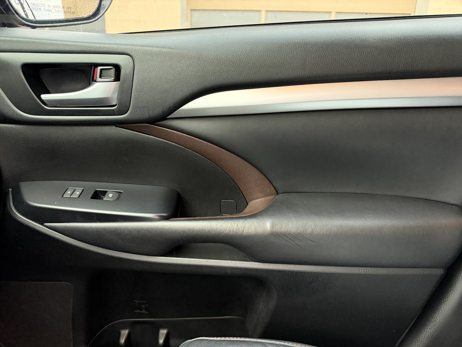 Used 2018 Toyota Highlander XLE w/ Carpet Mat Package (TMS) FWD image 16