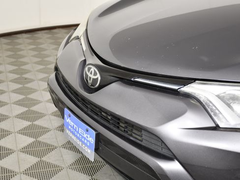 Used 2018 Toyota RAV4 LE w/ All Weather Liner Package AWD/4WD image 11