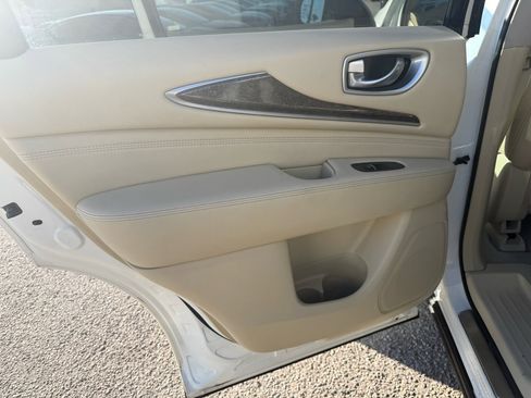 Used 2013 INFINITI JX35 AWD w/ Premium Pkg image 16