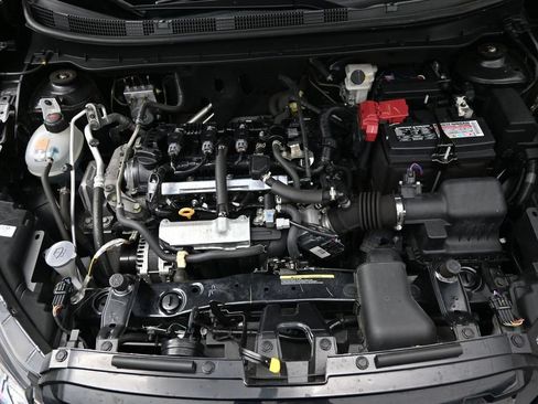Used 2023 Nissan Kicks SR w/ SR Premium Package FWD image 28