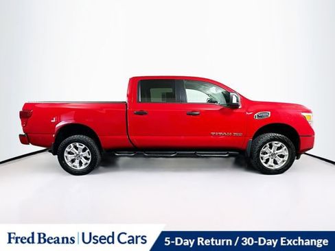 Used 2022 Nissan Titan SV w/ SV Convenience Package AWD/4WD image 11