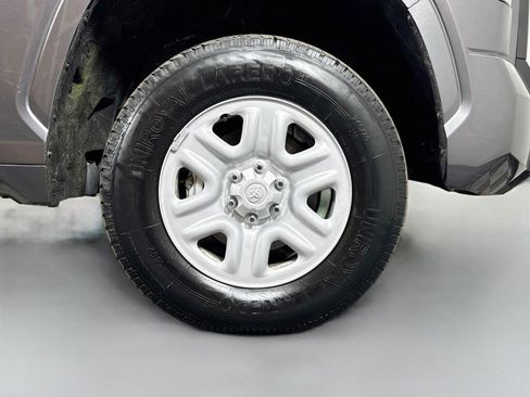 Used 2022 Toyota Tundra SR w/ SR Tow Package AWD/4WD image 38