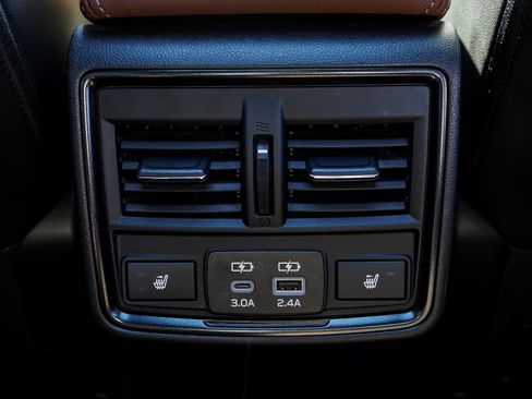 Used 2025 Subaru Forester Touring w/ Popular Package - Touring AWD/4WD image 32