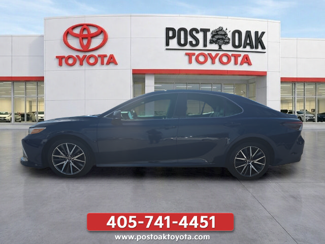 Used 2024 Toyota Camry XLE FWD image 3