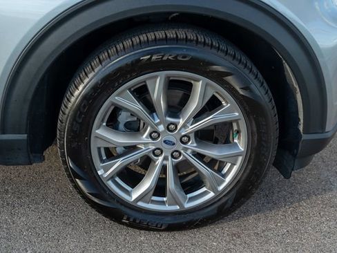 Used 2023 Ford Explorer XLT w/ Equipment Group 202A RWD image 11