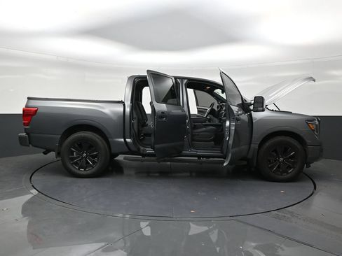 Used 2023 Nissan Titan SV w/ SV Convenience Package AWD/4WD image 29