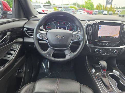 Used 2023 Chevrolet Traverse RS FWD image 8