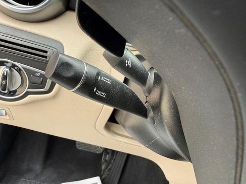 Used 2017 Mercedes-Benz GLC 300 w/ Premium 1 Package image 25