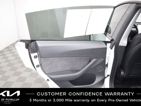 Used 2022 Tesla Model Y Performance image 11