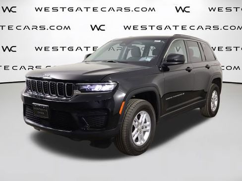 Used 2023 Jeep Grand Cherokee Laredo AWD/4WD image 1