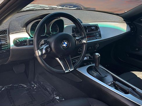 Used 2006 BMW Z4 3.0i RWD image 13