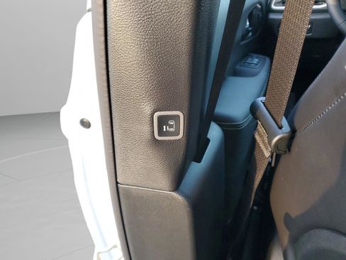 New 2026 Chrysler Pacifica Select AWD/4WD image 15