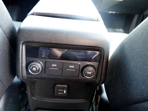 Used 2019 GMC Acadia SLE image 38