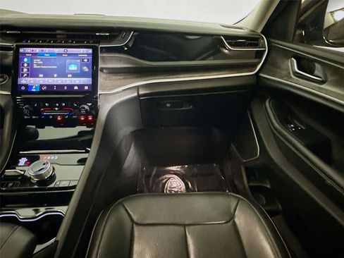 Used 2022 Jeep Grand Cherokee Limited 4xe w/ Luxury Tech Group II image 26