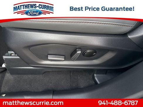 New 2025 Ford Explorer Active w/ Active Comfort Package image 10