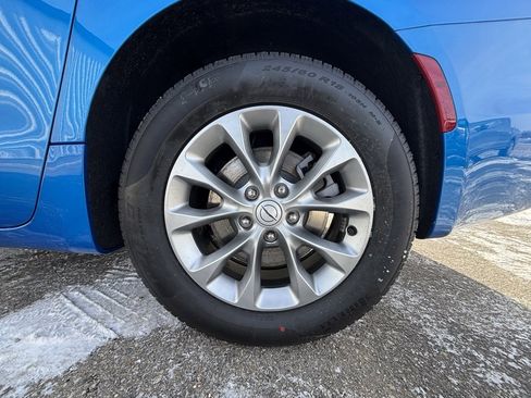 New 2026 Chrysler Pacifica Select image 33