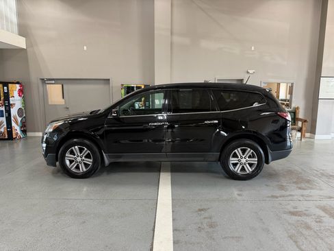 Used 2017 Chevrolet Traverse LT AWD/4WD image 1
