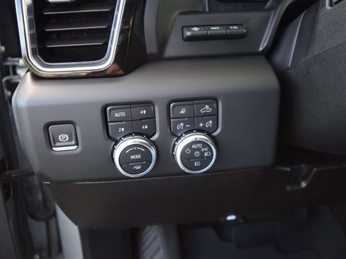 Used 2025 GMC Sierra 2500 Denali w/ Denali Reserve Package AWD/4WD image 11