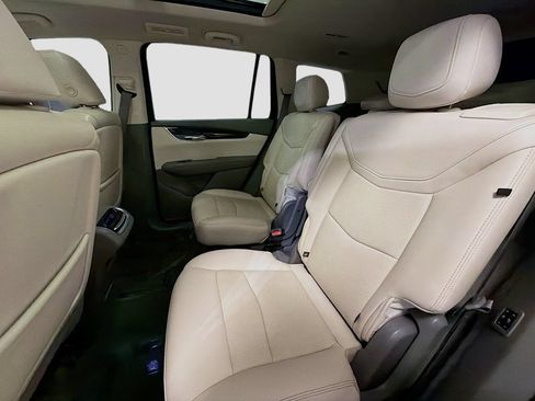 Used 2021 Cadillac XT6 Premium Luxury w/ LPO, Floor Liner Package AWD/4WD image 38