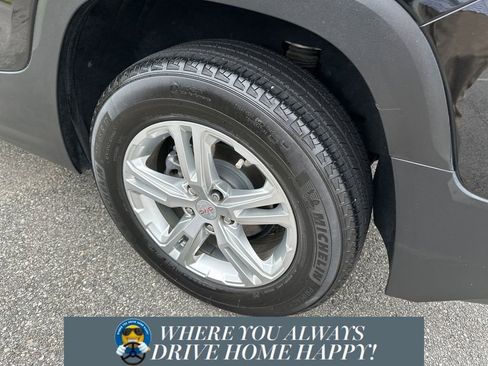 Used 2022 GMC Terrain SLE image 27