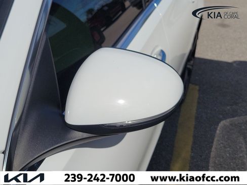 Used 2024 Mercedes-Benz C 300 Sedan image 8