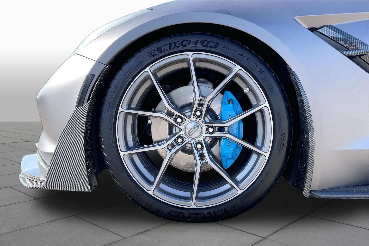 Used 2019 Chevrolet Corvette Stingray Coupe w/ 1LT RWD image 10