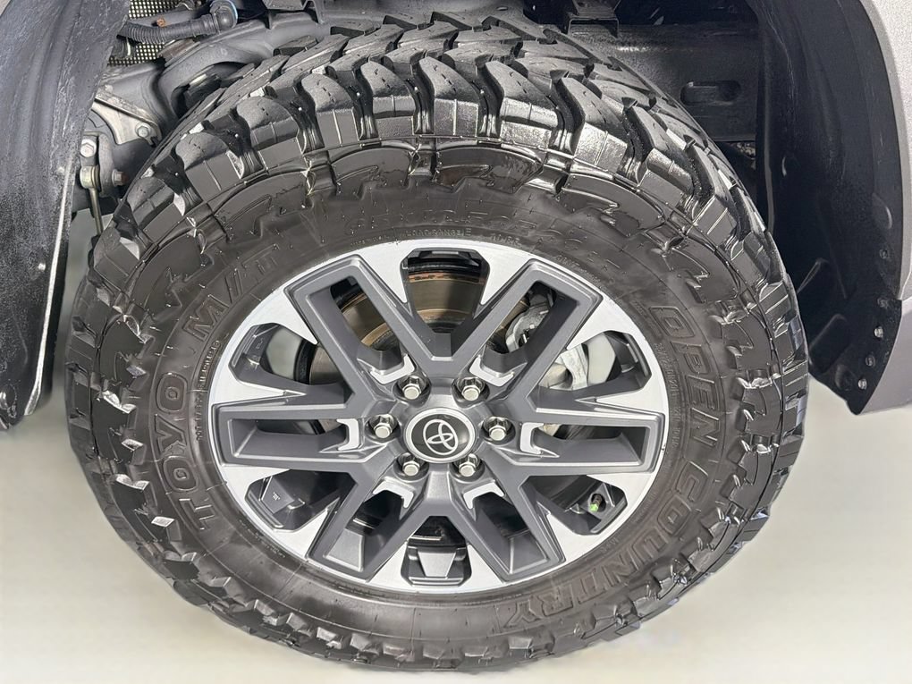 Used 2024 Toyota Tundra Limited AWD/4WD image 32