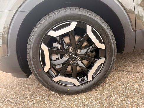 Used 2025 Kia Telluride S FWD image 10