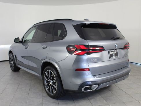 Used 2026 BMW X5 sDrive40i w/ M Sport Package image 3