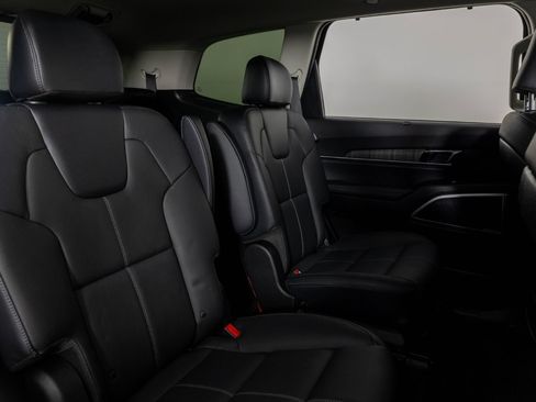 Used 2024 Kia Telluride EX w/ EX Captain's Chair Package AWD/4WD image 26