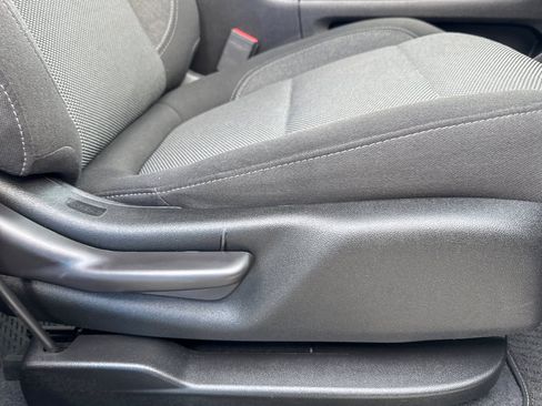 Used 2023 Chevrolet Traverse LT image 23