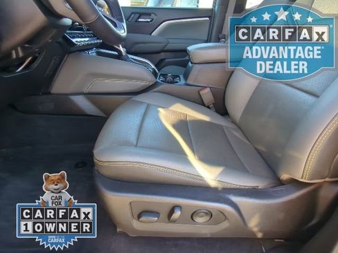 Used 2024 Chevrolet Colorado ZR2 w/ ZR2 Convenience Package III image 16