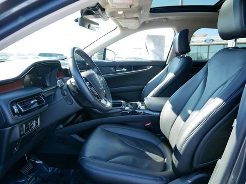 Used 2023 Lincoln Nautilus Reserve image 7