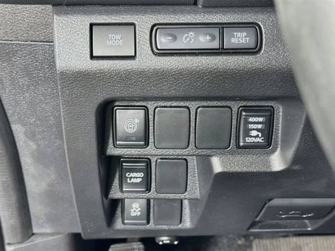 Used 2024 Nissan Frontier SV w/ SV Convenience Package RWD image 10