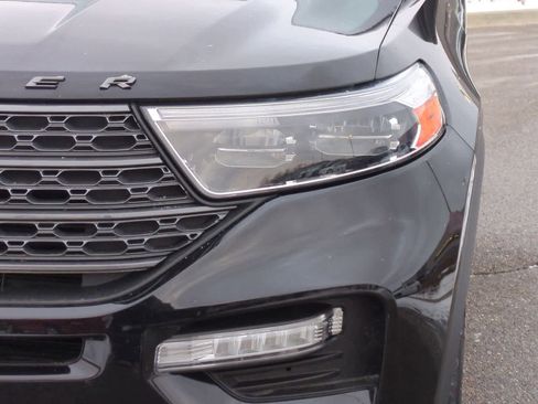 Used 2022 Ford Explorer XLT w/ Equipment Group 202A image 11